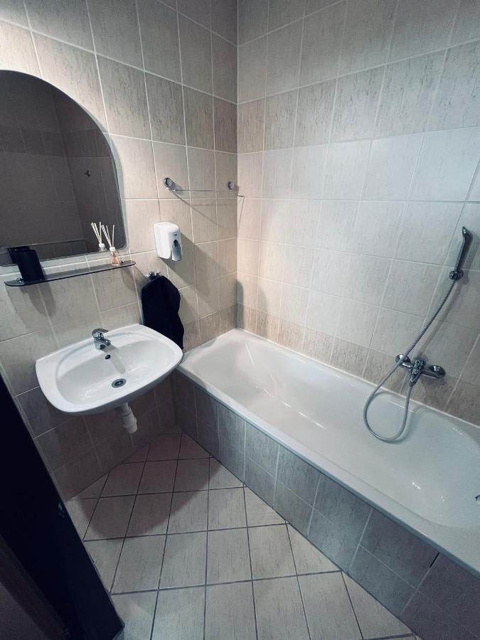 Hotel Kras Roznava Luaran gambar