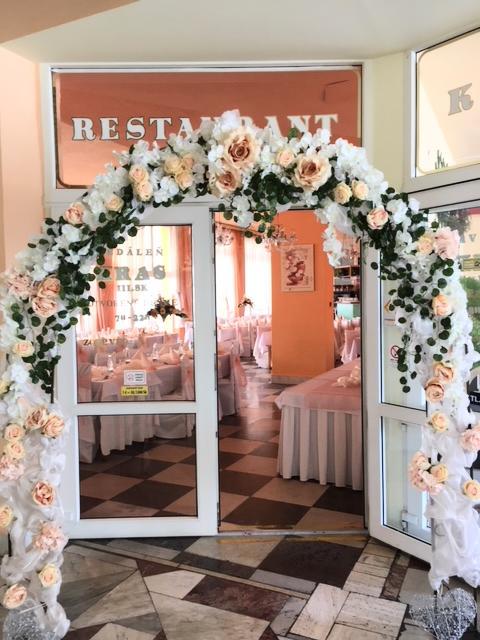 Hotel Kras Roznava Luaran gambar